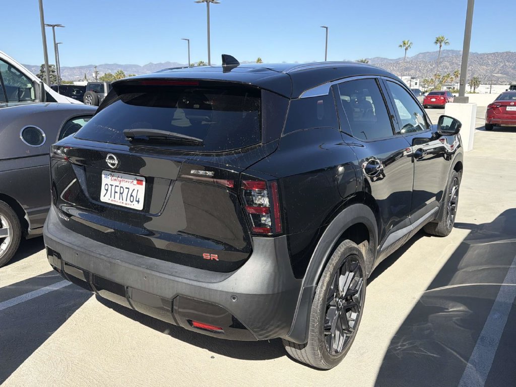 Used 2025 Nissan Kicks SR FWD image 11