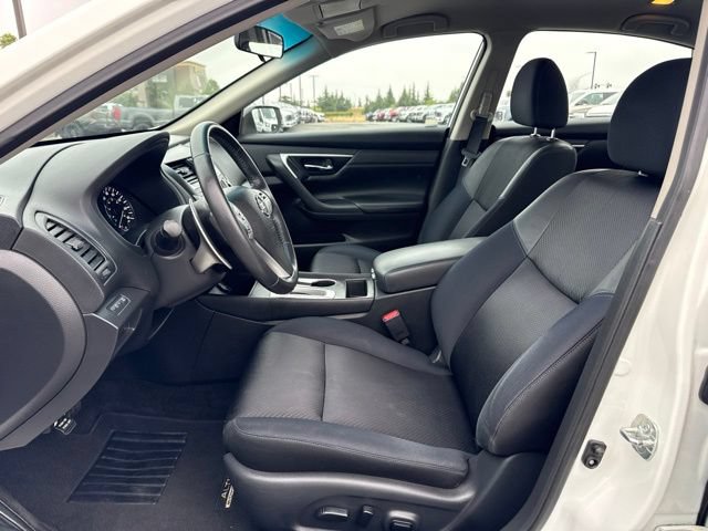 Used 2017 Nissan Altima 2.5 SR w/ Midnight Edition Package FWD image 17