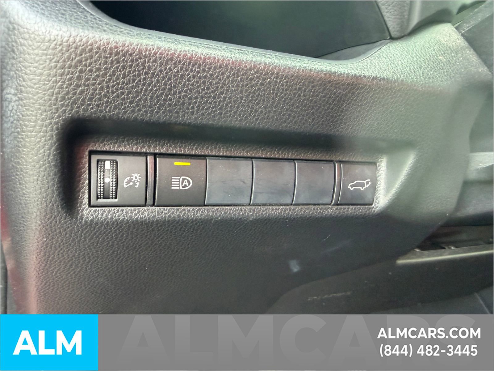 Used 2019 Toyota RAV4 XLE AWD/4WD image 24