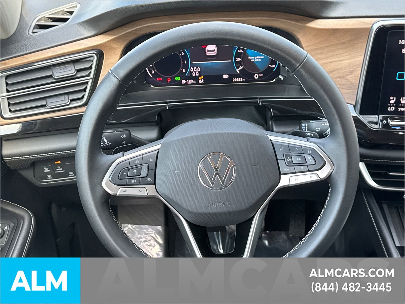 Used 2025 Volkswagen Atlas SE FWD image 31