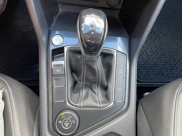 Used 2022 Volkswagen Tiguan SE AWD/4WD image 32