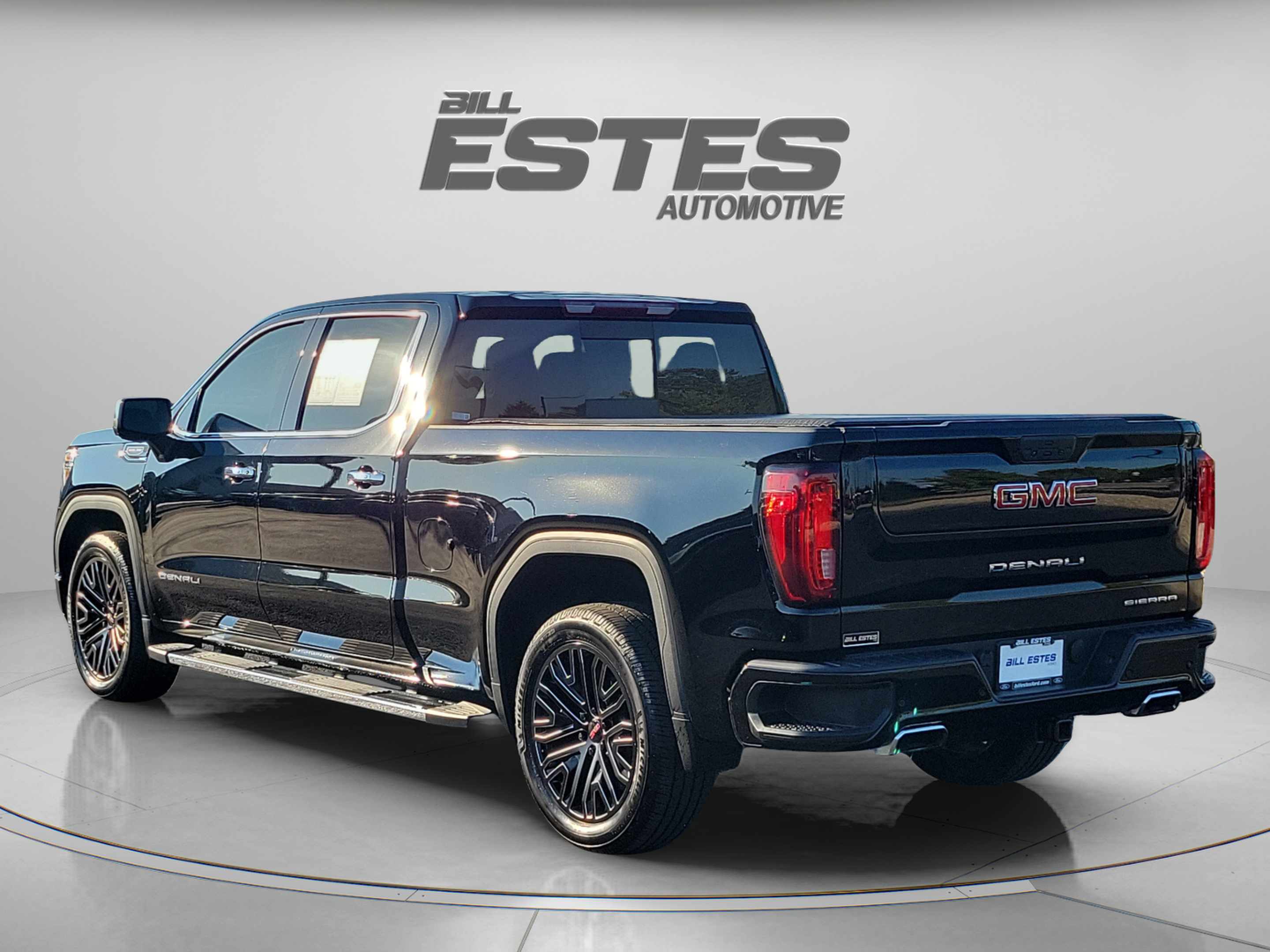 Used 2022 GMC Sierra 1500 Denali AWD/4WD image 2