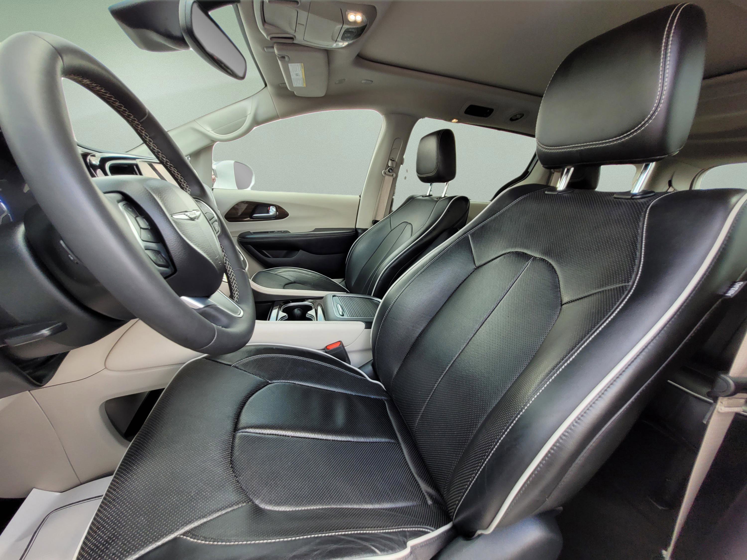 Used 2022 Chrysler Pacifica Limited FWD image 28