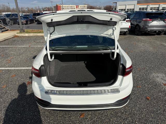 Used 2023 Volkswagen Jetta Sport image 9