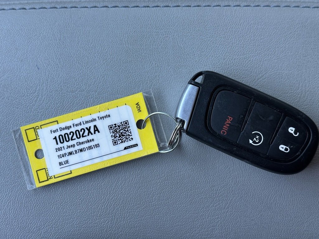 Used 2021 Jeep Cherokee Latitude Plus image 38