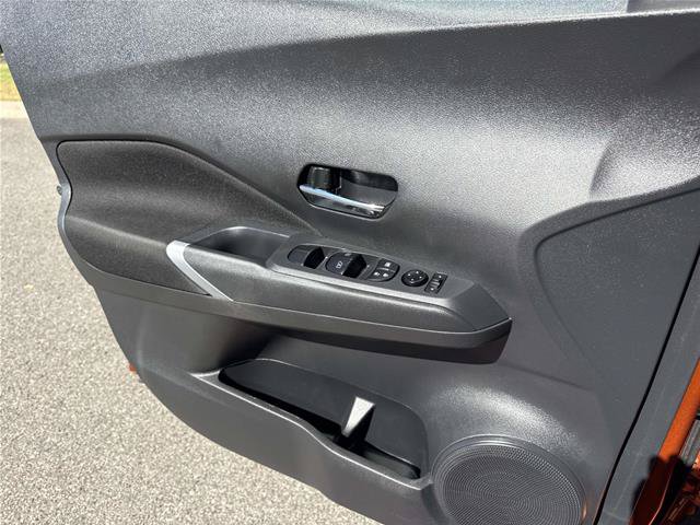 Used 2024 Nissan Kicks SV FWD image 13