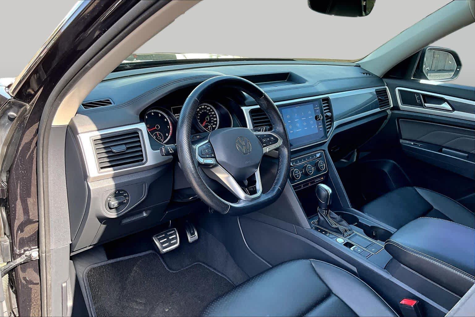 Used 2021 Volkswagen Atlas SE w/ Panoramic Sunroof Package FWD image 18