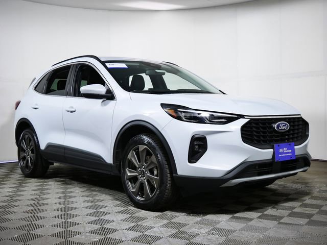 Certified 2025 Ford Escape Platinum image 1