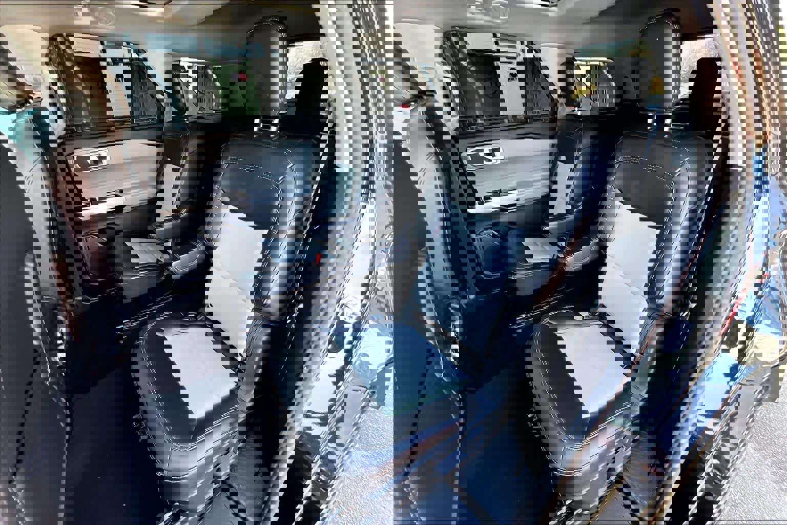 Certified 2022 Ford Explorer XLT w/ Equipment Group 202A image 22