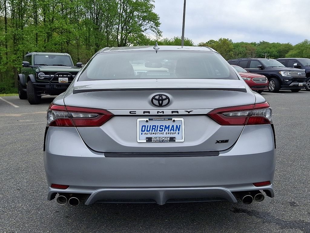 Used 2022 Toyota Camry XSE FWD image 5