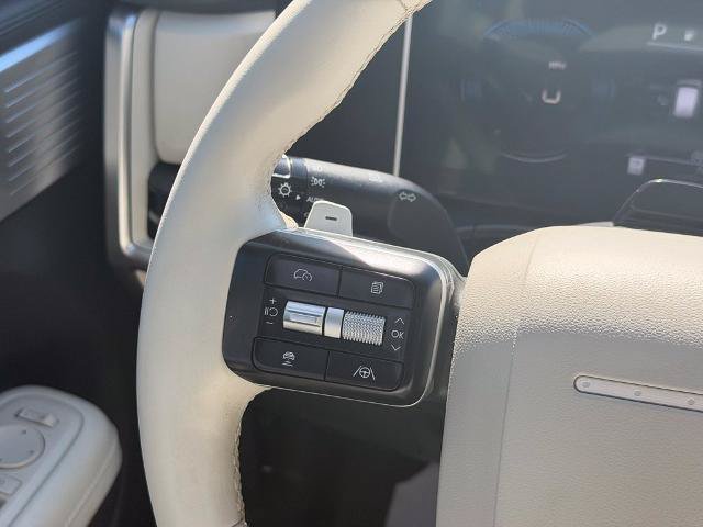 Used 2025 Hyundai Santa Fe SEL AWD/4WD image 16