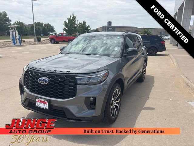 Certified 2025 Ford Explorer ST-Line AWD/4WD image 2