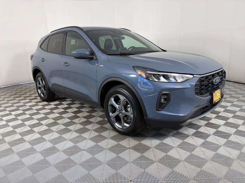 Certified 2025 Ford Escape ST-Line Select AWD/4WD image 1