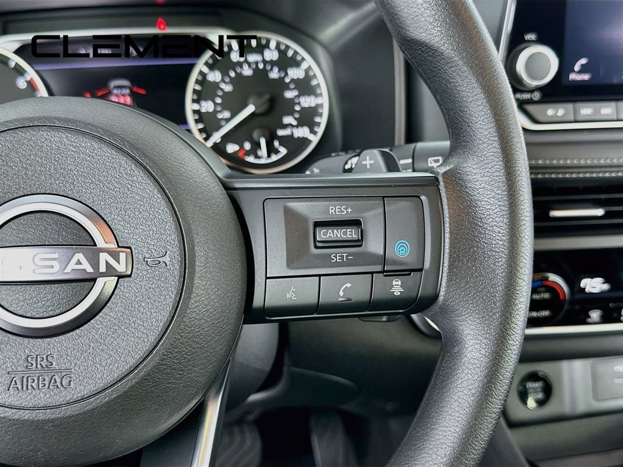 Used 2024 Nissan Rogue SV AWD/4WD image 17