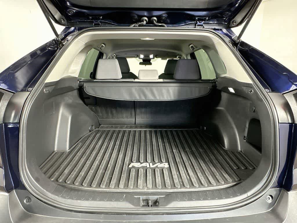 Used 2025 Toyota RAV4 XLE FWD image 21