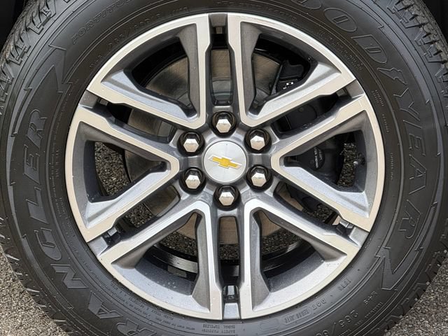 Used 2021 Chevrolet Colorado W/T w/ Custom Special Edition RWD image 16