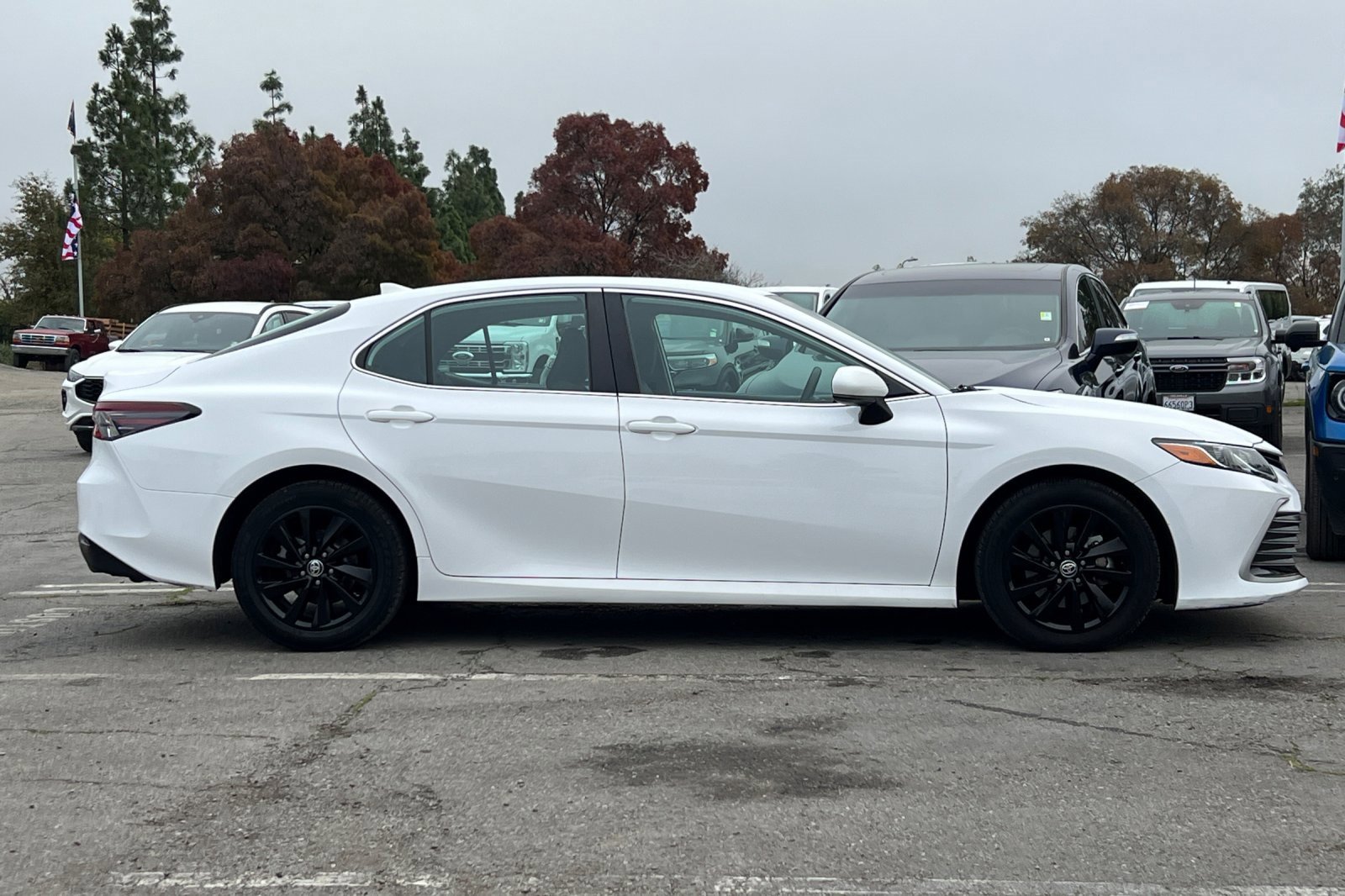 Used 2024 Toyota Camry LE image 3