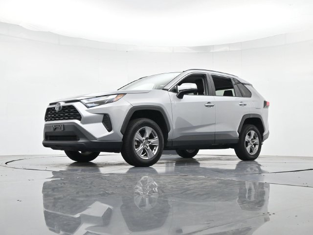 Used 2024 Toyota RAV4 XLE FWD image 36
