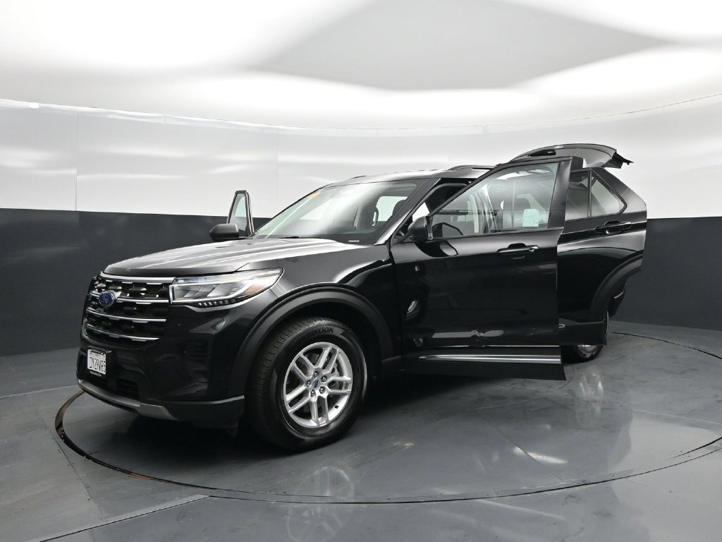 Certified 2025 Ford Explorer Active AWD/4WD image 33