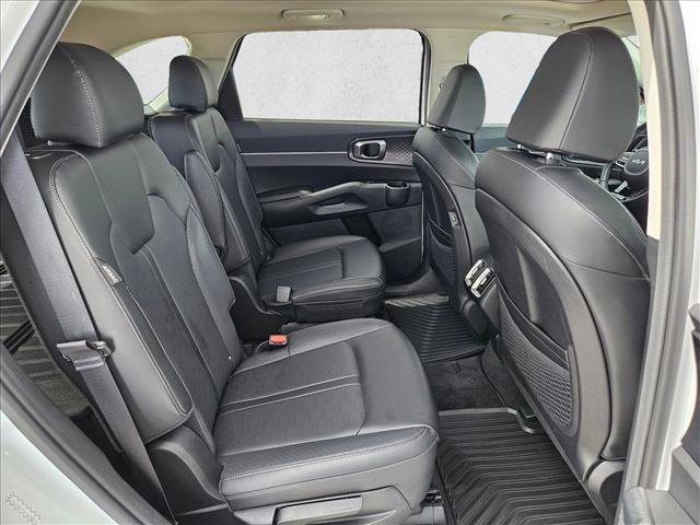 Used 2024 Kia Sorento EX w/ Panoramic Sunroof Package FWD image 20