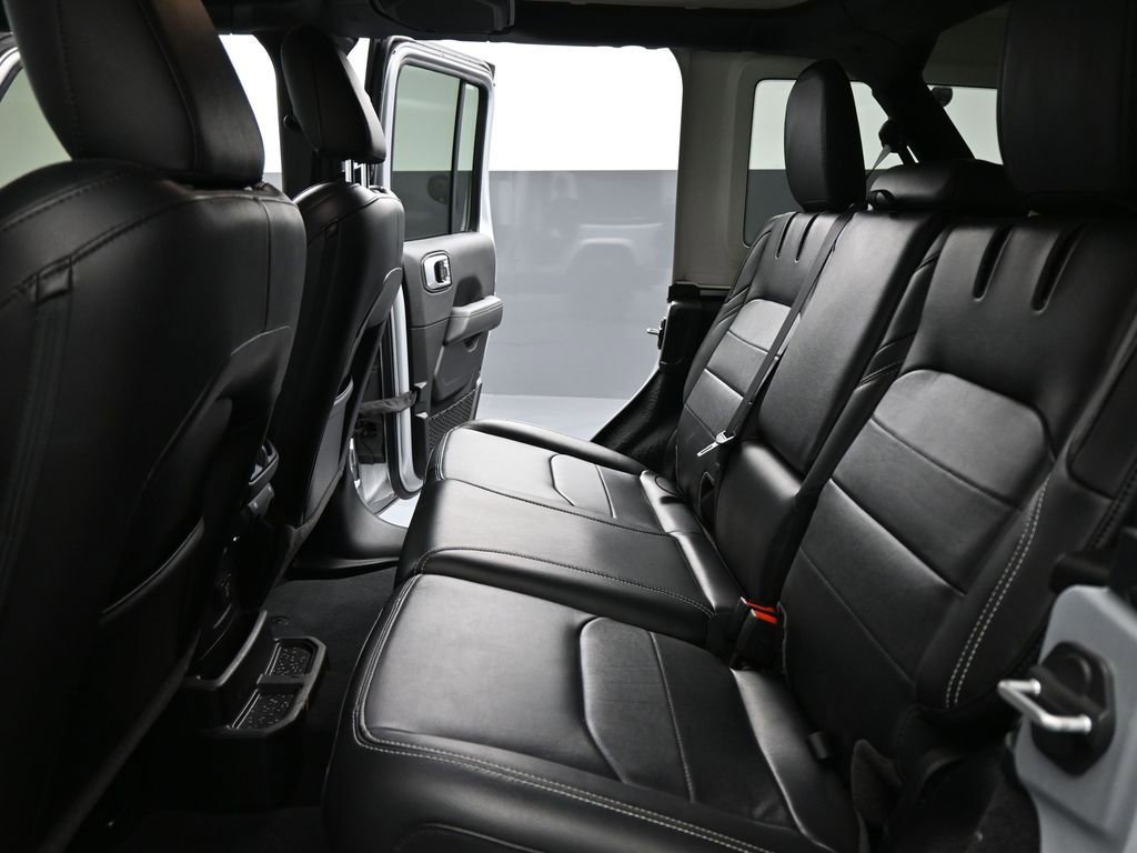 Used 2023 Jeep Wrangler Unlimited Sahara w/ Cold Weather Group image 19