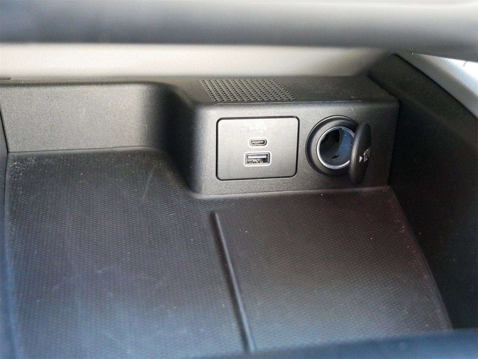 Certified 2025 Ford Escape Active image 28