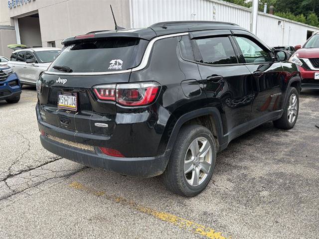 Used 2022 Jeep Compass Latitude w/ Convenience Group AWD/4WD image 4