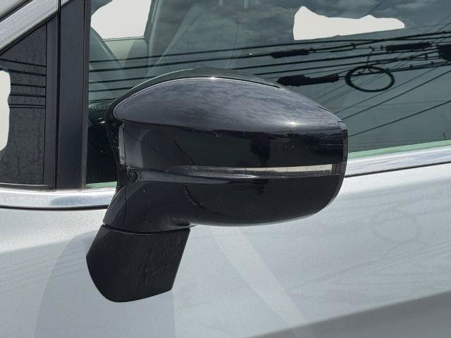 Used 2024 Chrysler Pacifica Touring-L FWD image 26