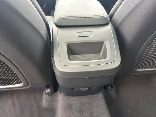 Used 2025 Volvo XC60 B5 Plus AWD/4WD image 16