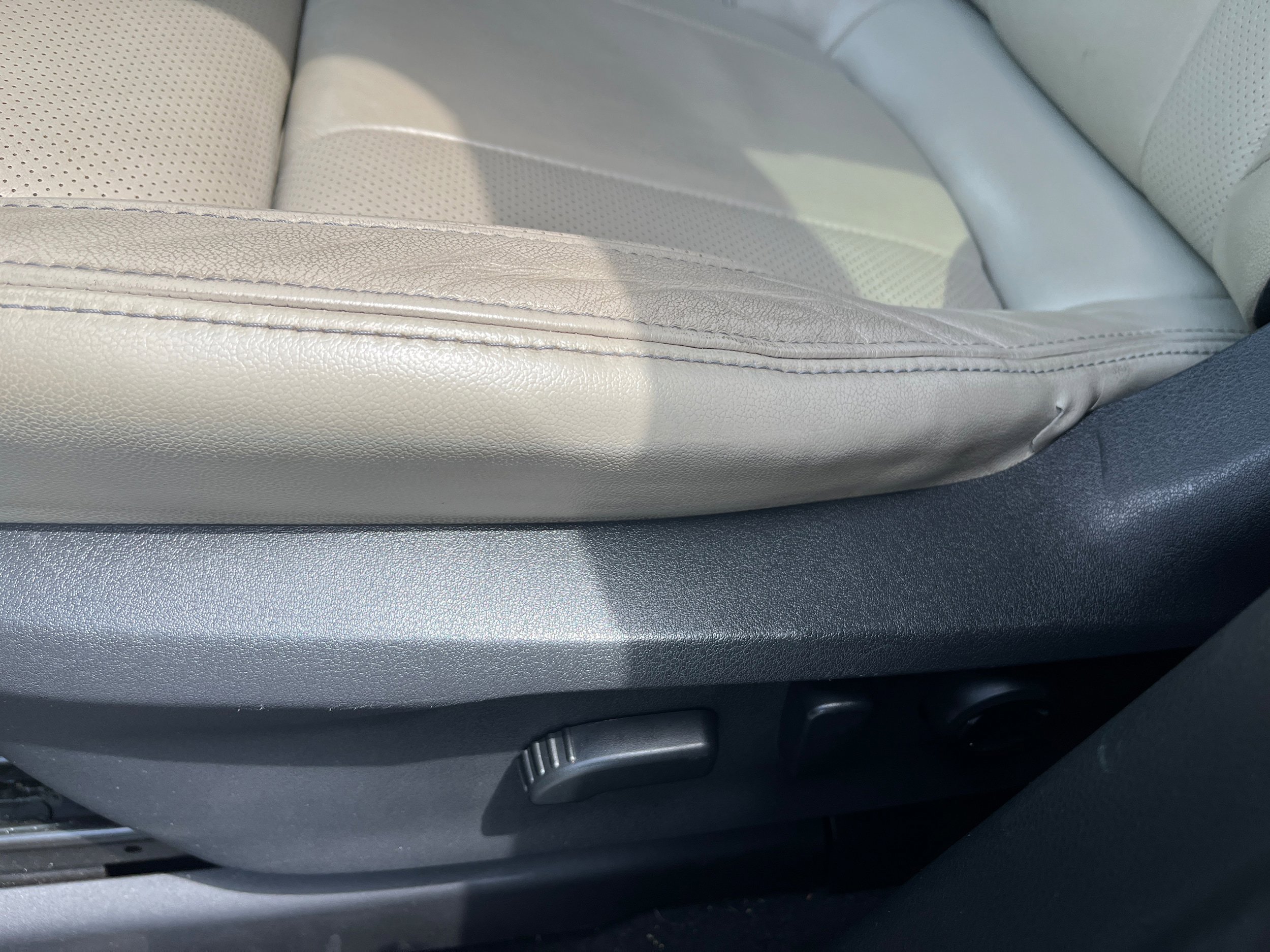 Used 2019 Subaru Ascent Limited AWD/4WD image 9