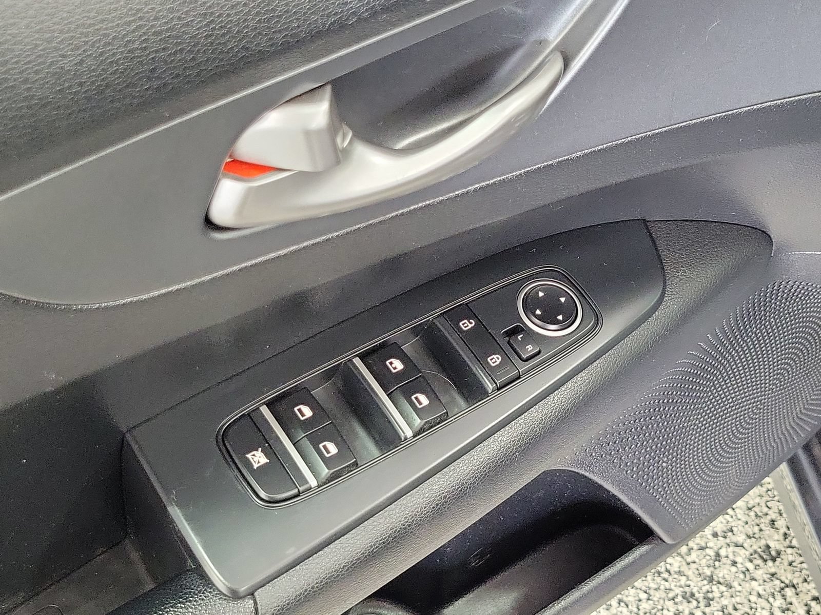 Used 2020 Kia Forte LXS FWD image 7