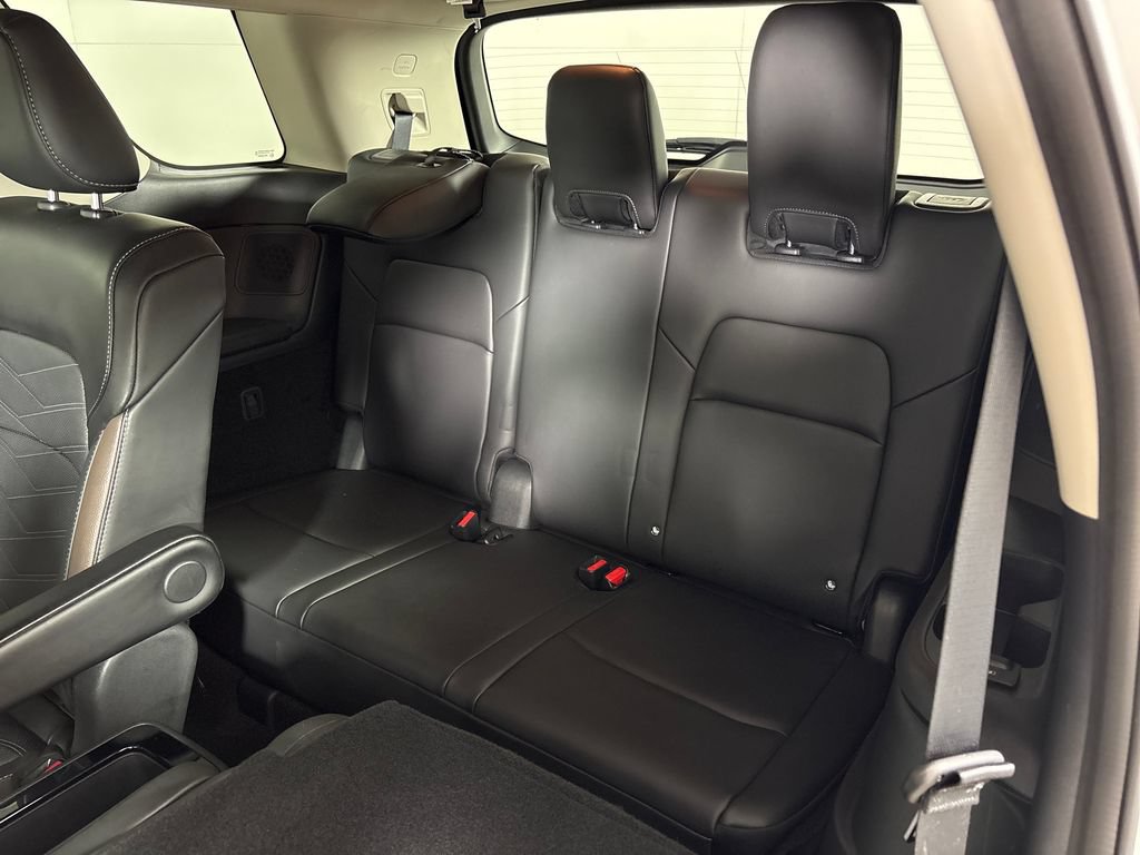Used 2024 Nissan Pathfinder Platinum FWD image 23