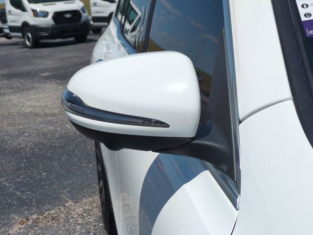 Used 2021 Mercedes-Benz GLB 250 4MATIC image 12