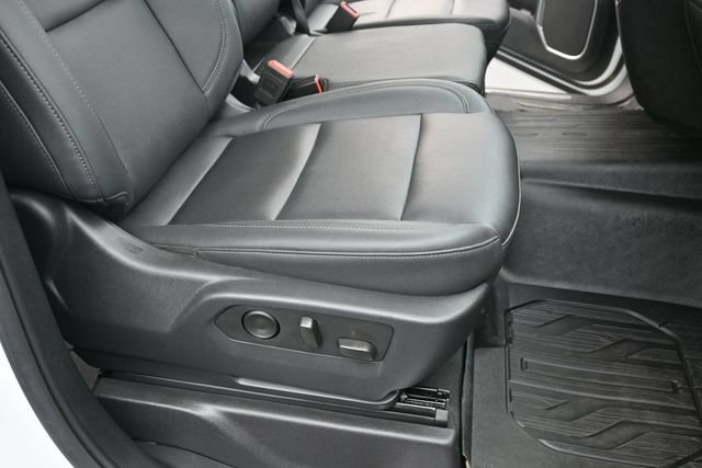 Used 2025 GMC Sierra 2500 SLT AWD/4WD image 32