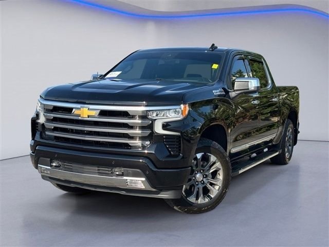Used 2025 Chevrolet Silverado 1500 High Country w/ Z71 Off-Road Package AWD/4WD image 2