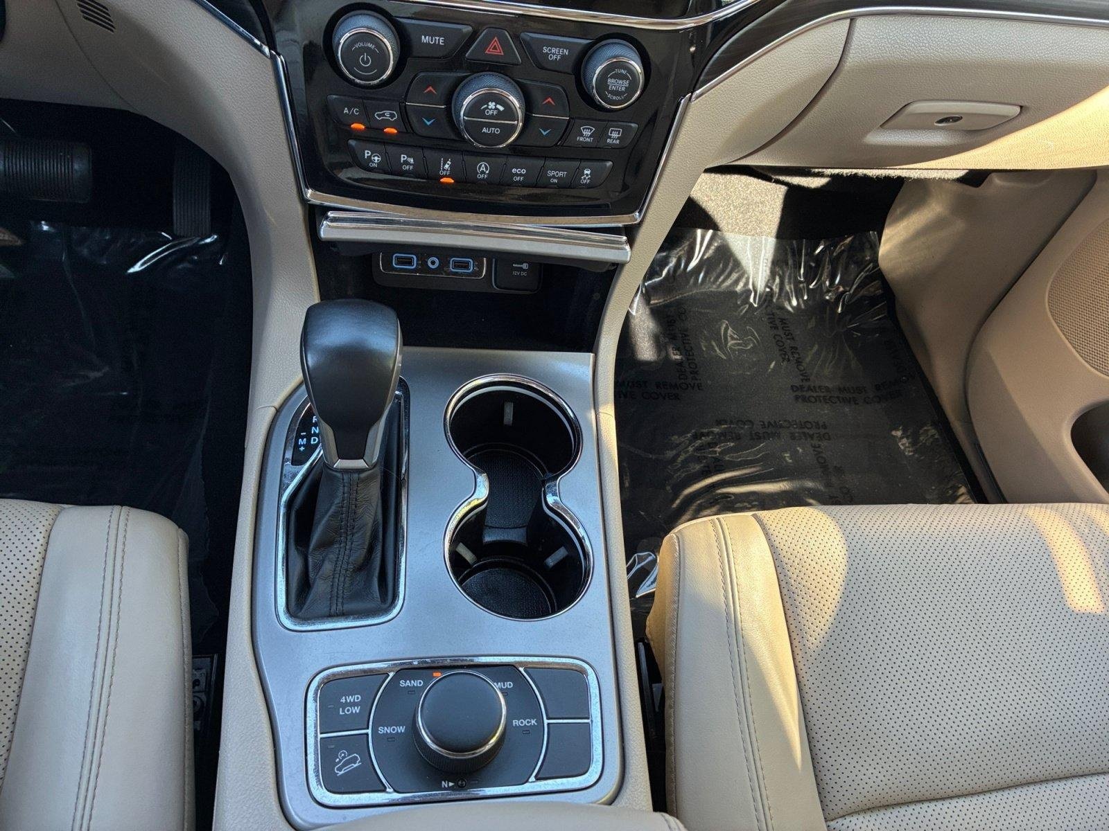 Used 2021 Jeep Grand Cherokee Limited w/ Luxury Group II AWD/4WD image 30