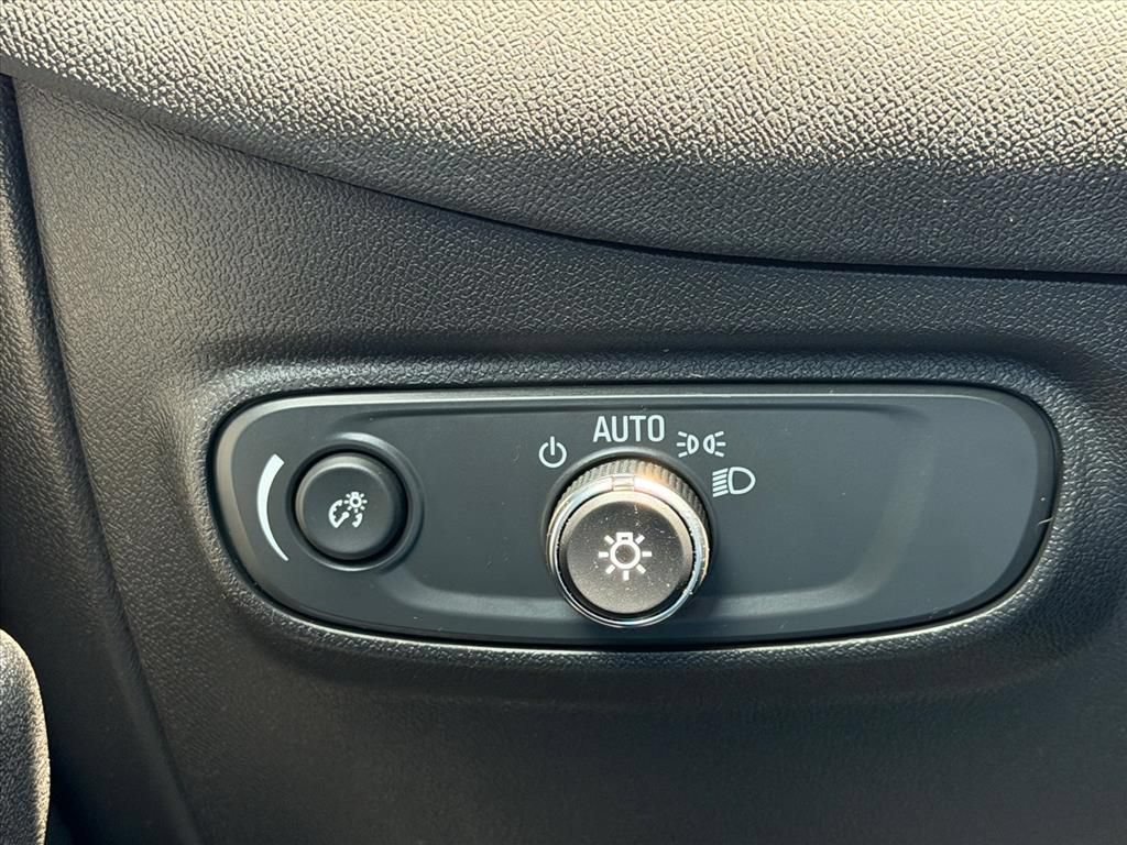 Used 2023 Chevrolet Equinox LS AWD/4WD image 23