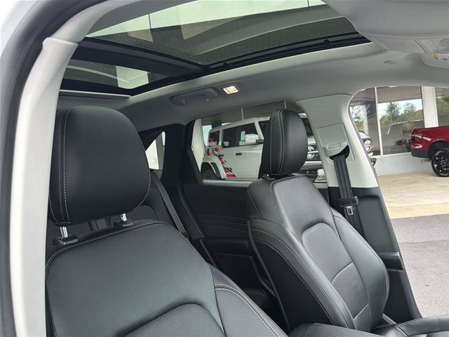 Certified 2022 Ford Escape SEL w/ Technology Package AWD/4WD image 37