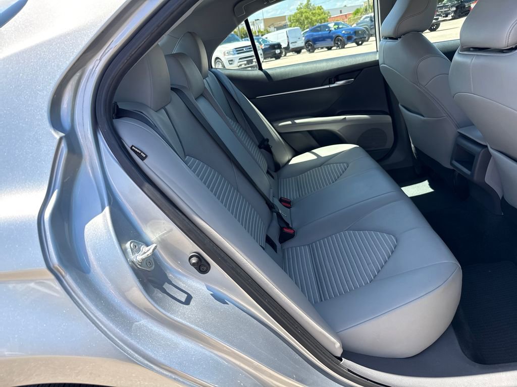 Used 2022 Toyota Camry SE FWD image 25