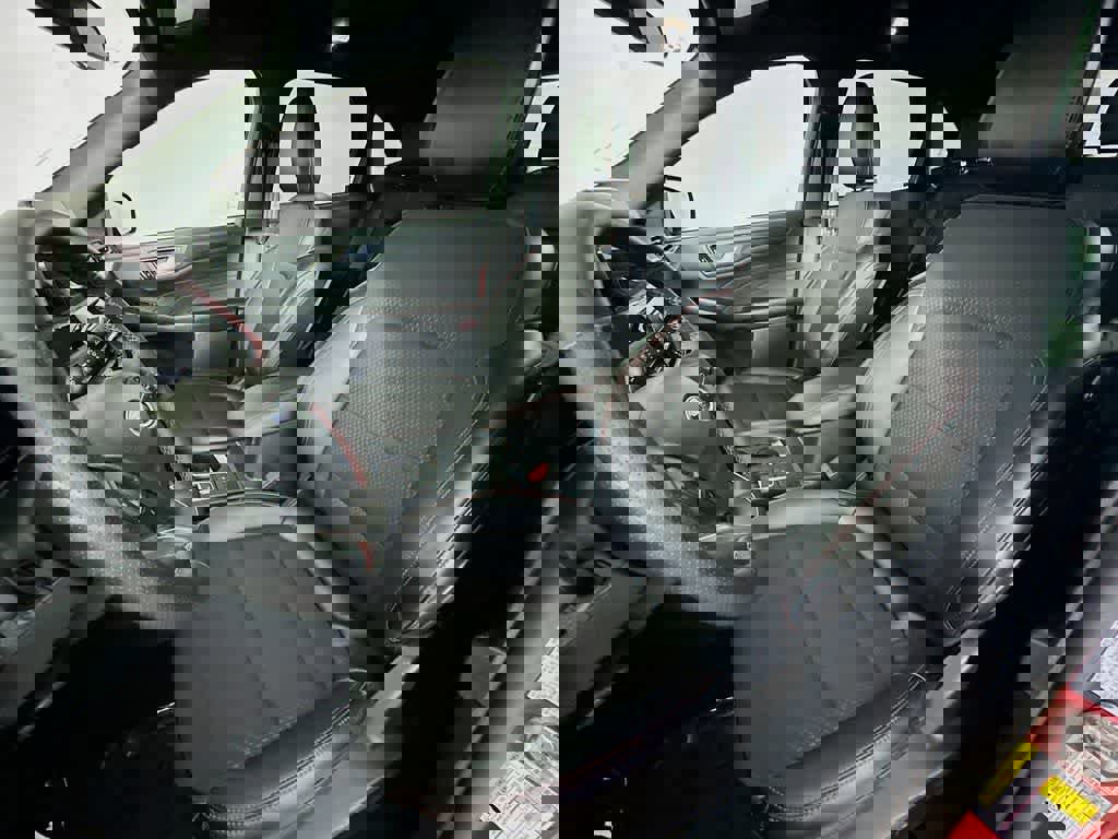 Certified 2025 Ford Escape ST-Line image 15