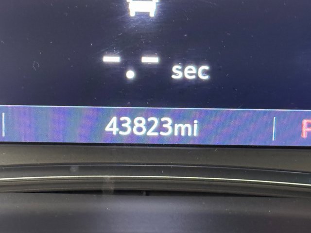 Used 2023 Chevrolet Traverse RS image 17