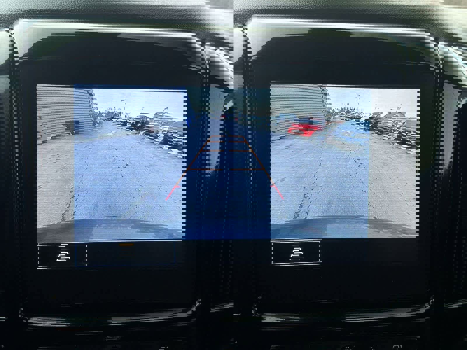 Used 2023 Chevrolet Traverse LT image 29