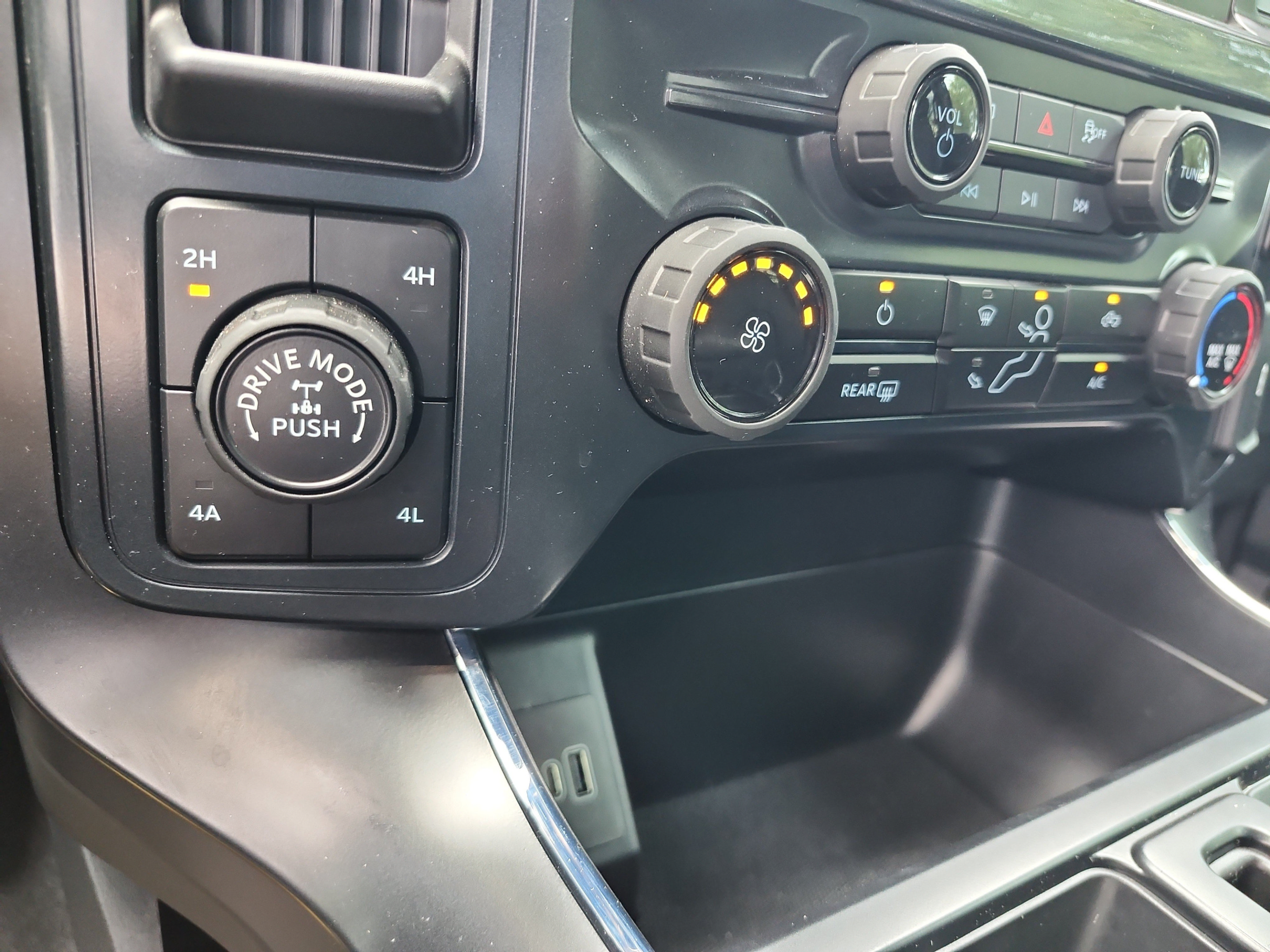 Certified 2025 Ford F150 STX w/ LOBO Package AWD/4WD image 26