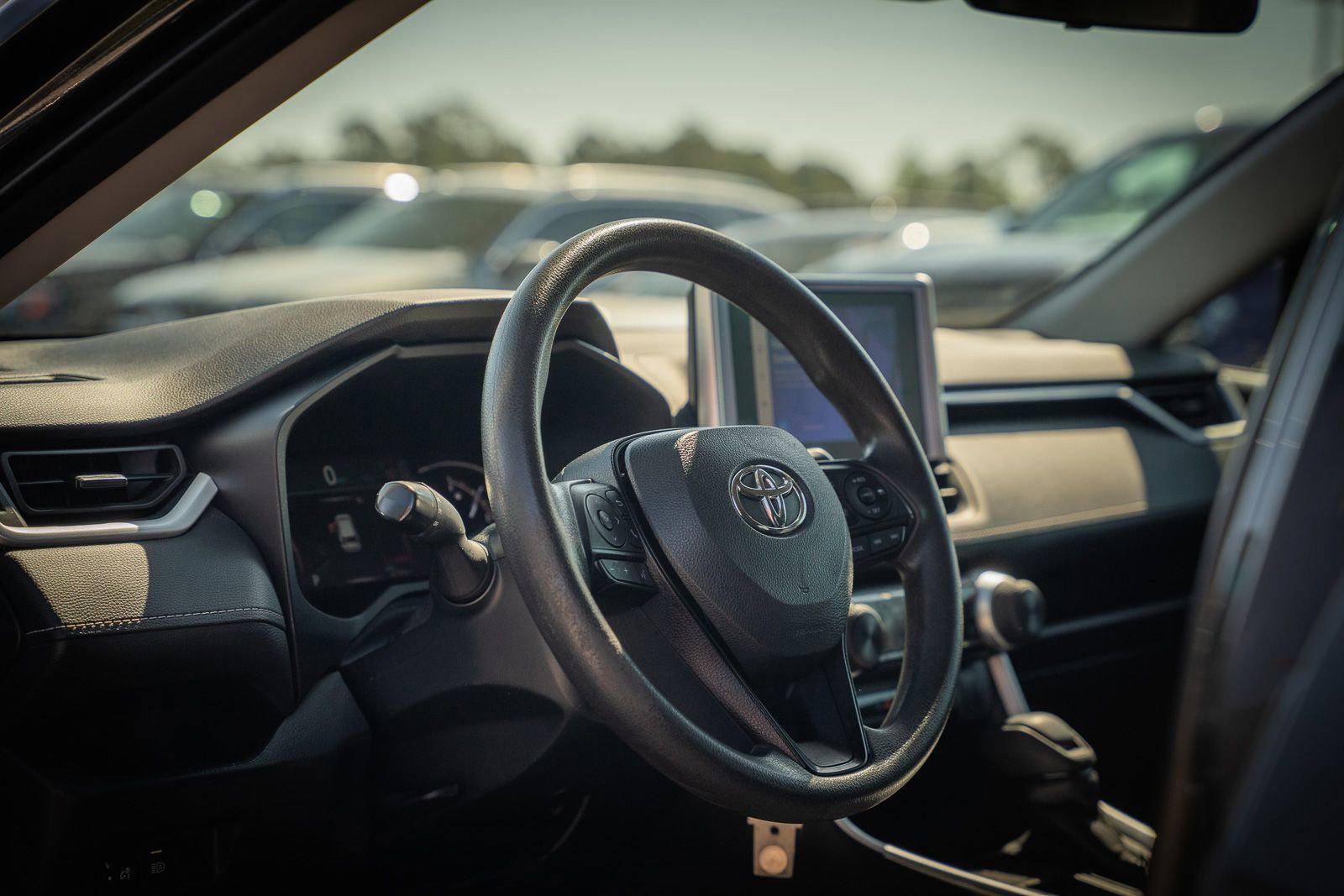 Used 2023 Toyota RAV4 LE FWD image 18