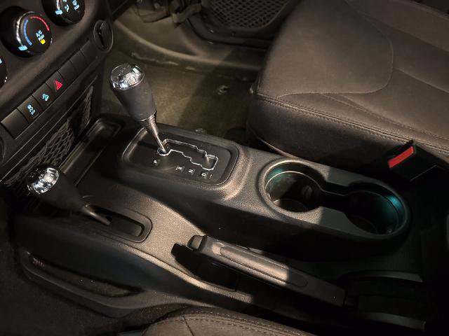 Used 2018 Jeep Wrangler Unlimited Sport w/ Connectivity Group AWD/4WD image 25