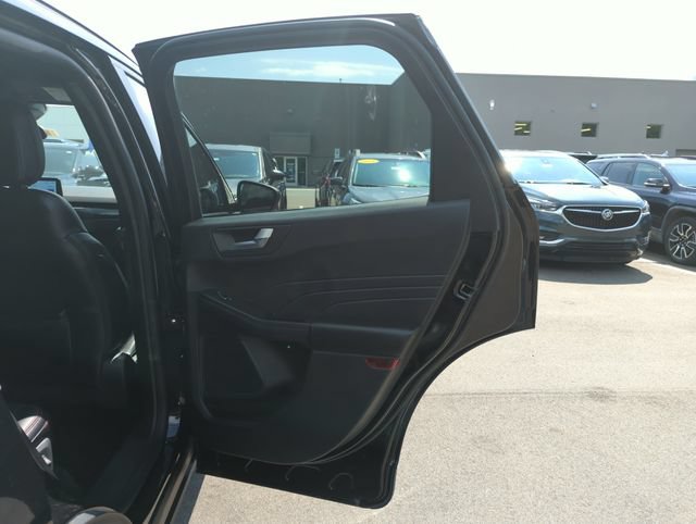 Certified 2025 Ford Escape ST-Line AWD/4WD image 16