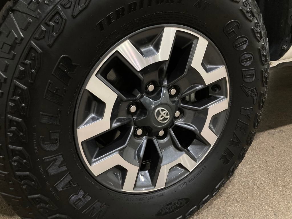 Used 2022 Toyota Tacoma SR image 12