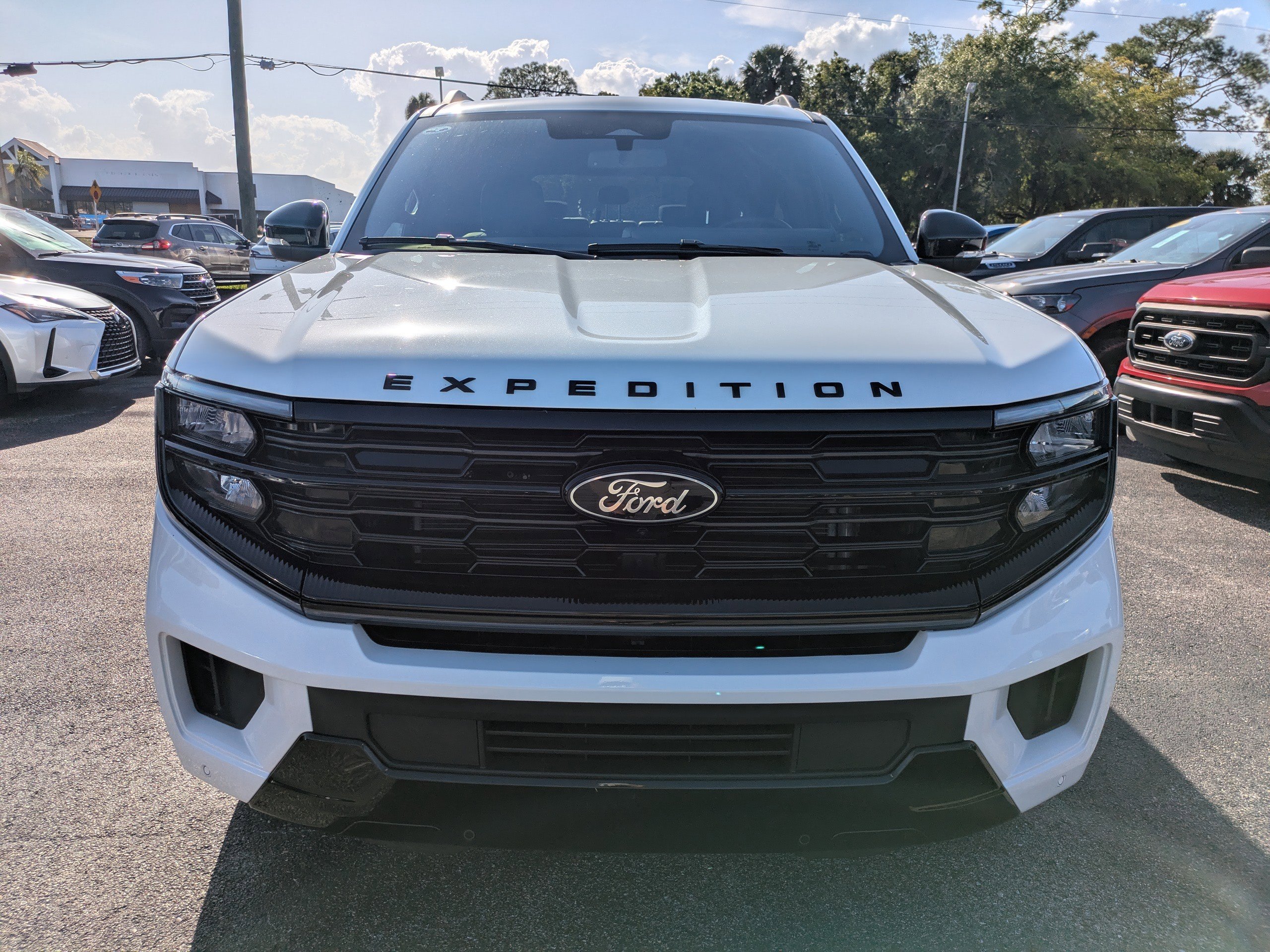 Certified 2025 Ford Expedition Platinum w/ Stealth Appearance Package AWD/4WD image 8