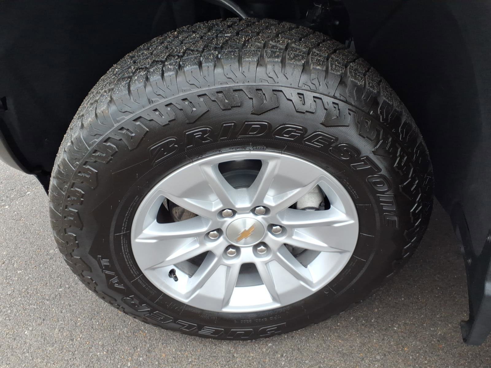 Used 2025 Chevrolet Silverado 1500 W/T w/ WT Value Package image 9