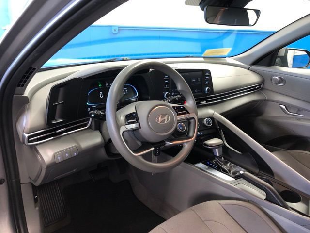 Used 2024 Hyundai Elantra SE image 14